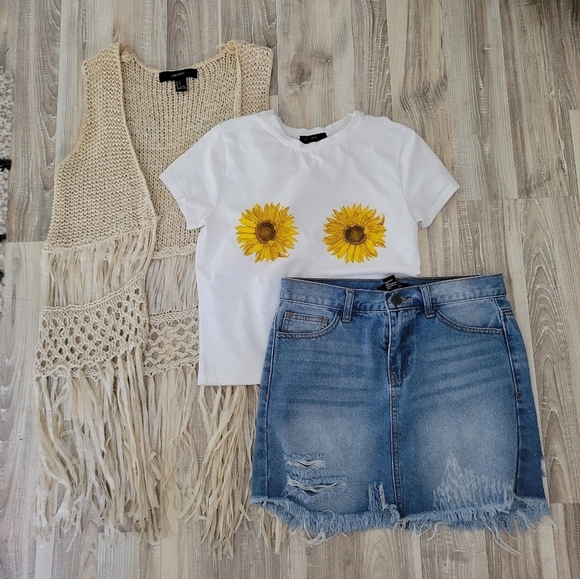 Forever 21 NWOT Sunflower tee - Picture 6 of 6